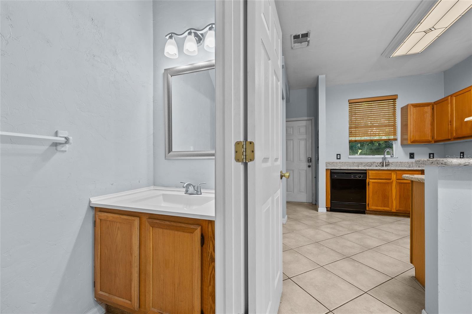 Image 7 of 25 For 4415 34th Street 107