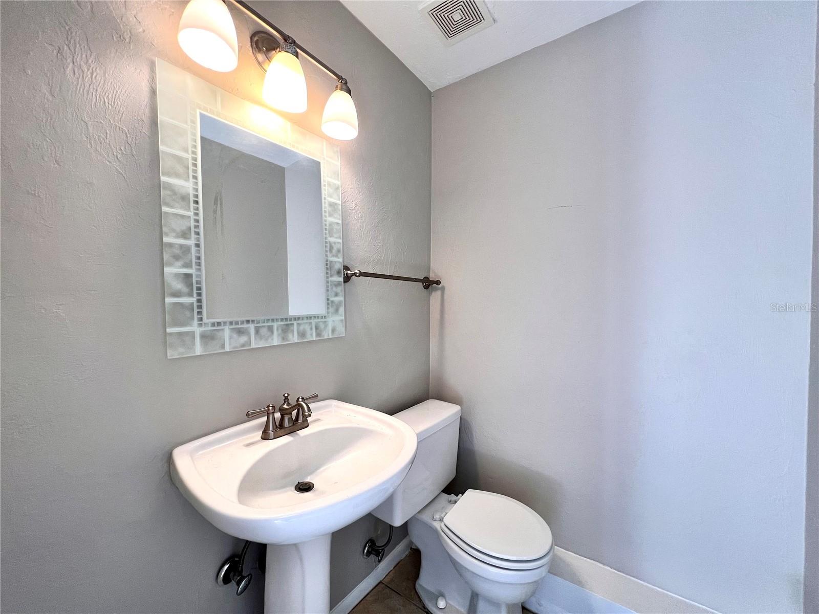 Image 10 of 27 For 507 39th Road 312