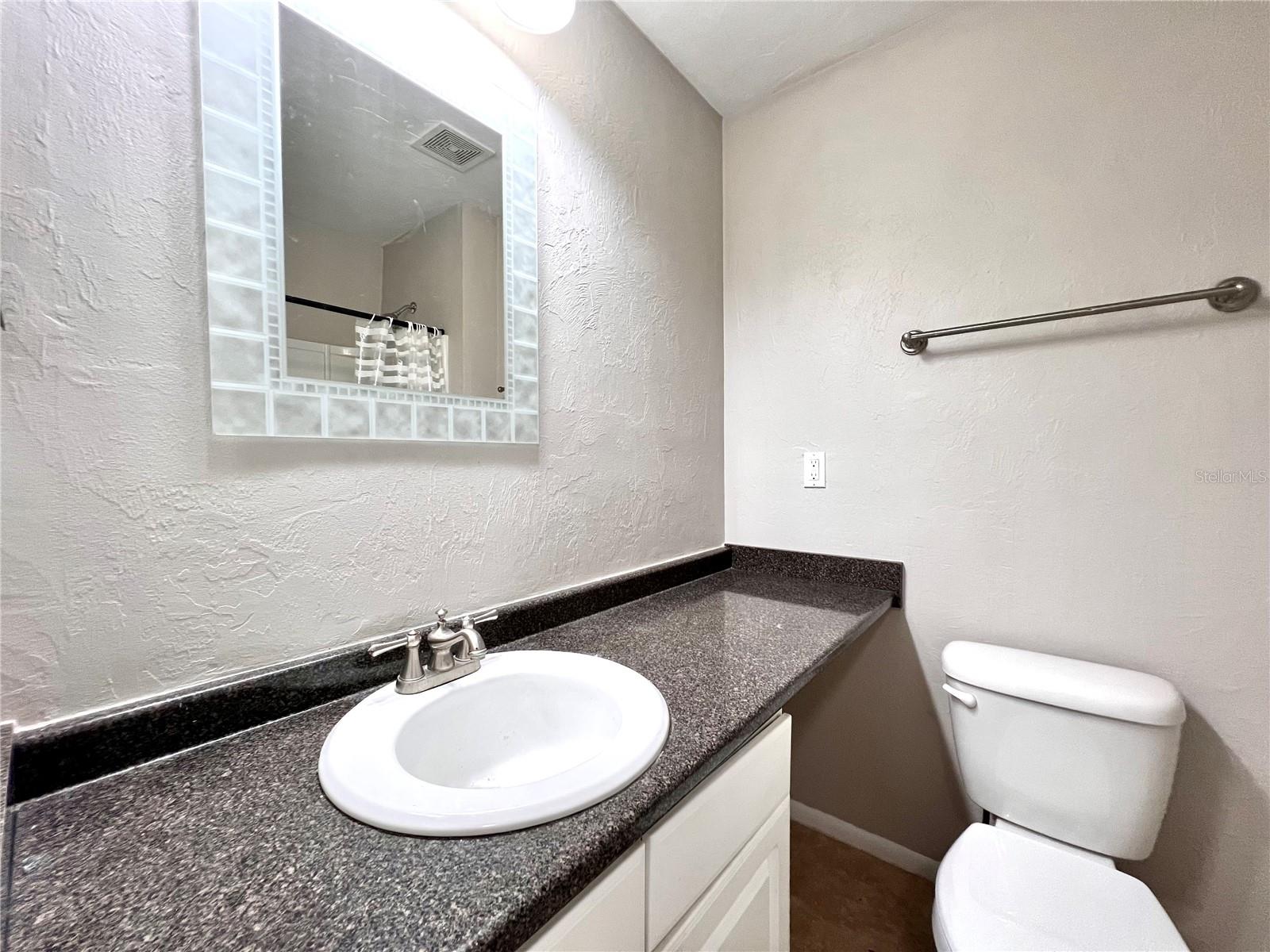 Image 14 of 27 For 507 39th Road 312