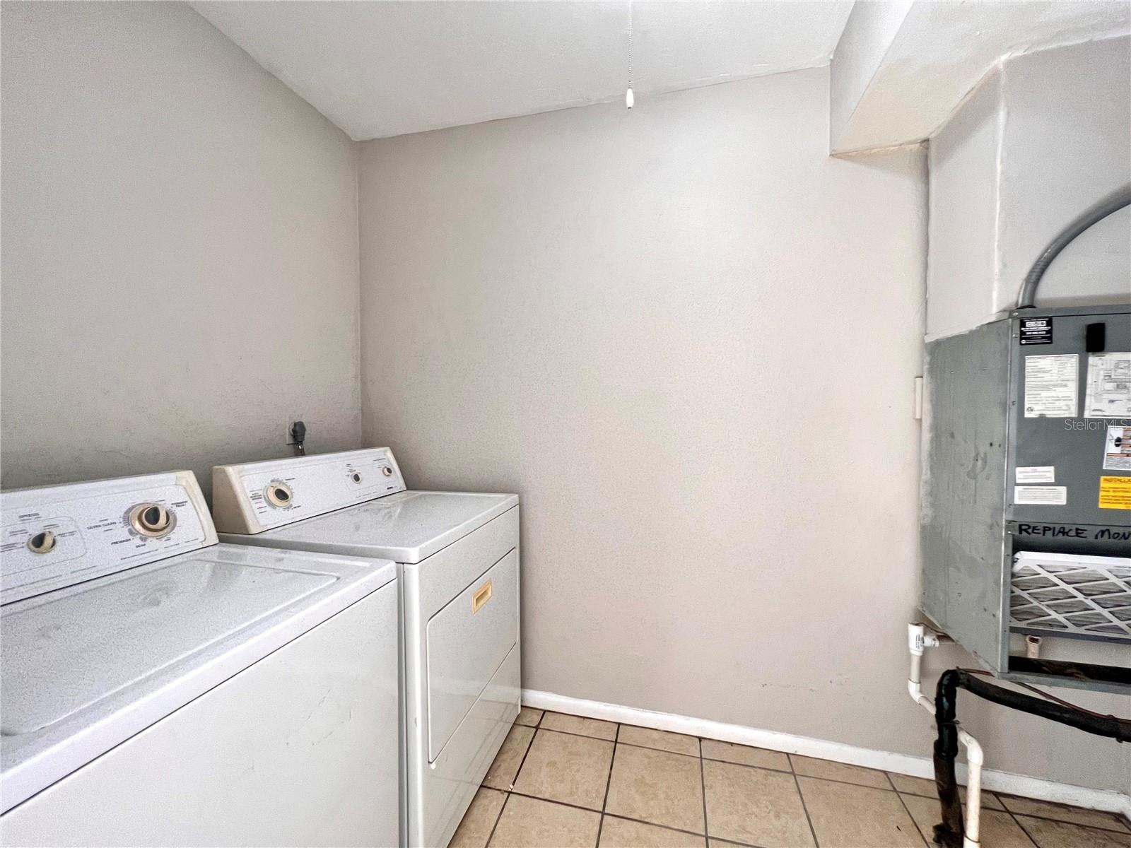 Image 19 of 27 For 507 39th Road 312