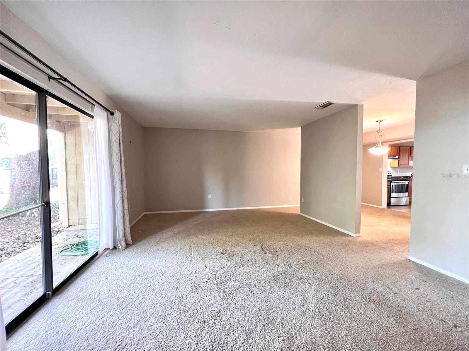 Image 5 of 27 For 507 39th Road 312
