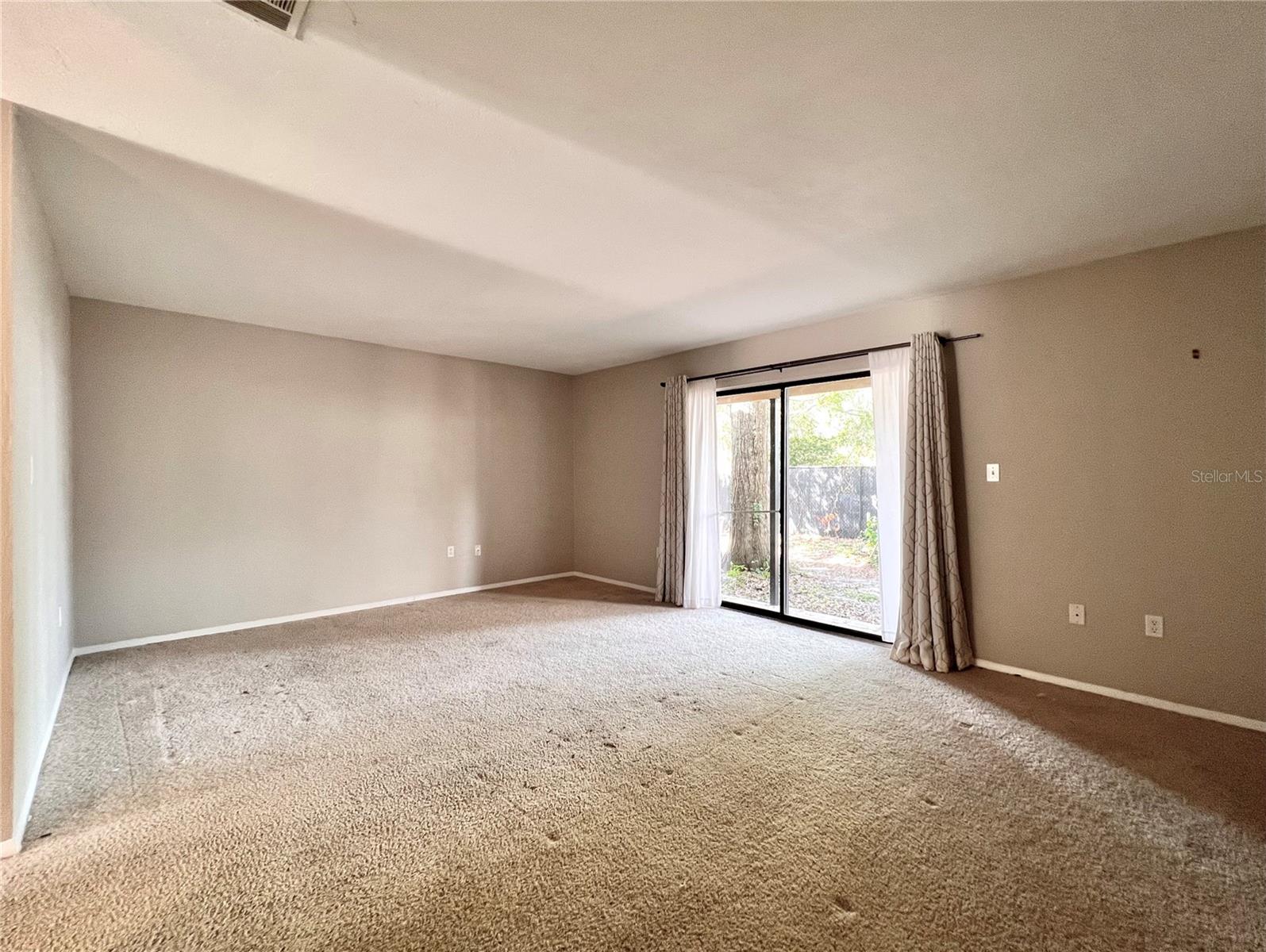 Image 6 of 27 For 507 39th Road 312