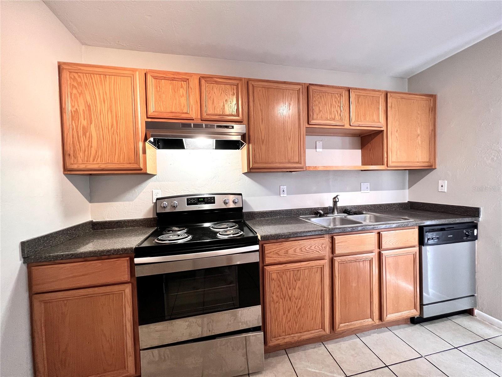 Image 8 of 27 For 507 39th Road 312