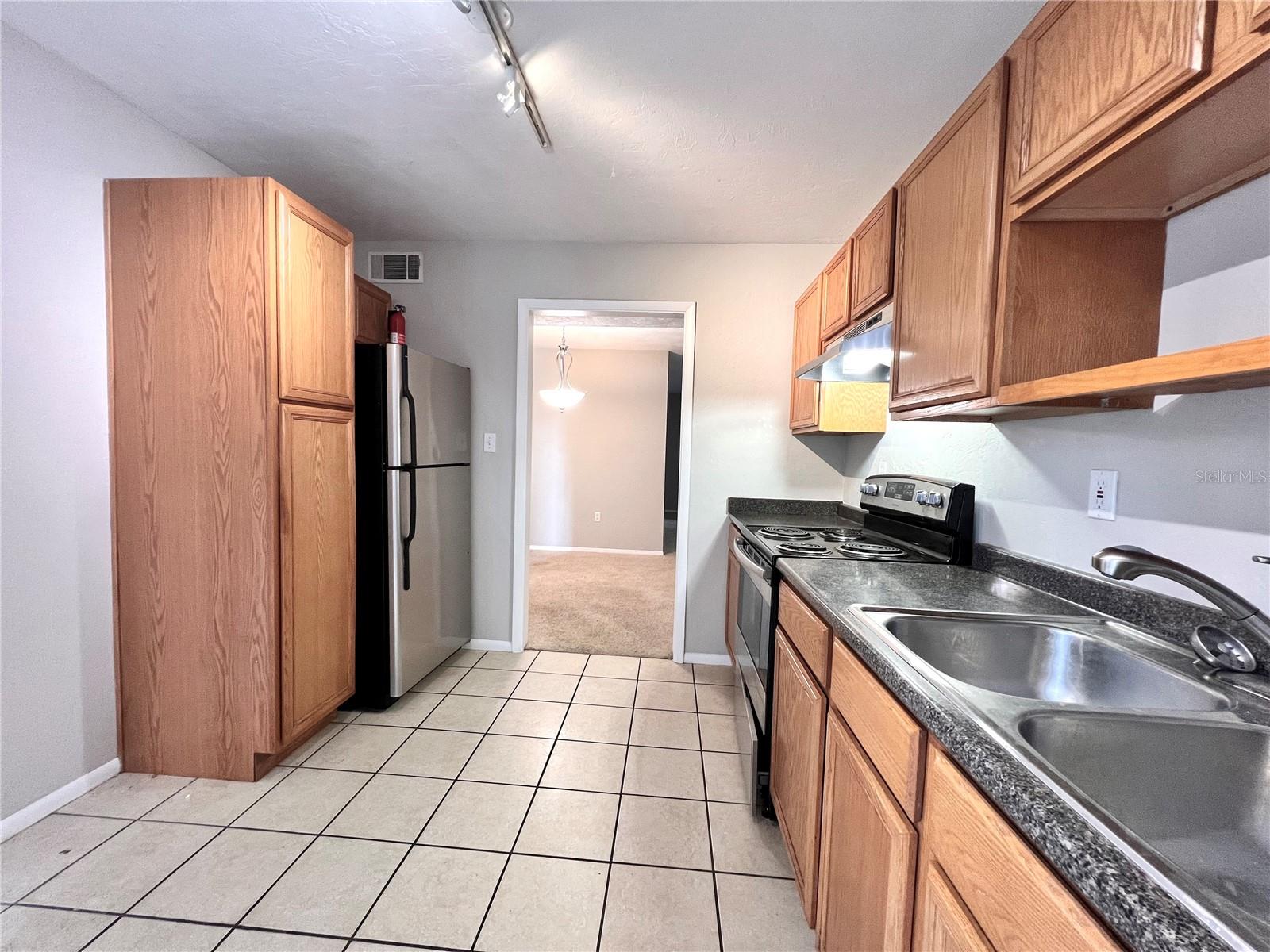 Image 9 of 27 For 507 39th Road 312