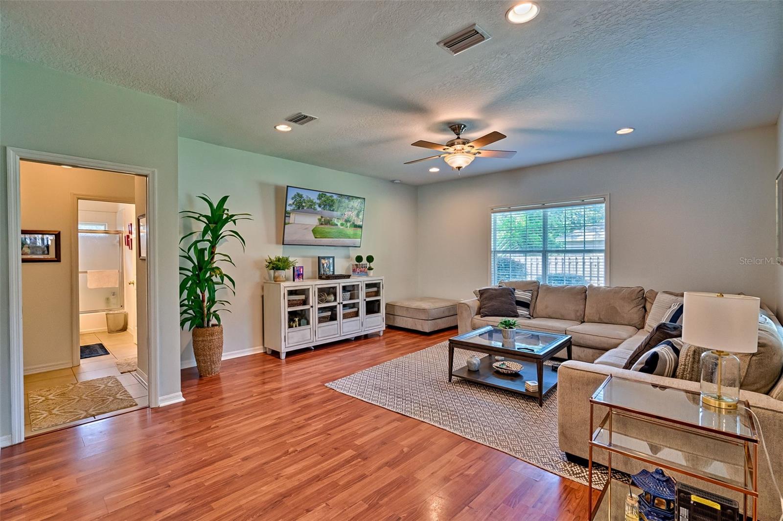 Image 16 of 36 For 6618 83rd Terrace