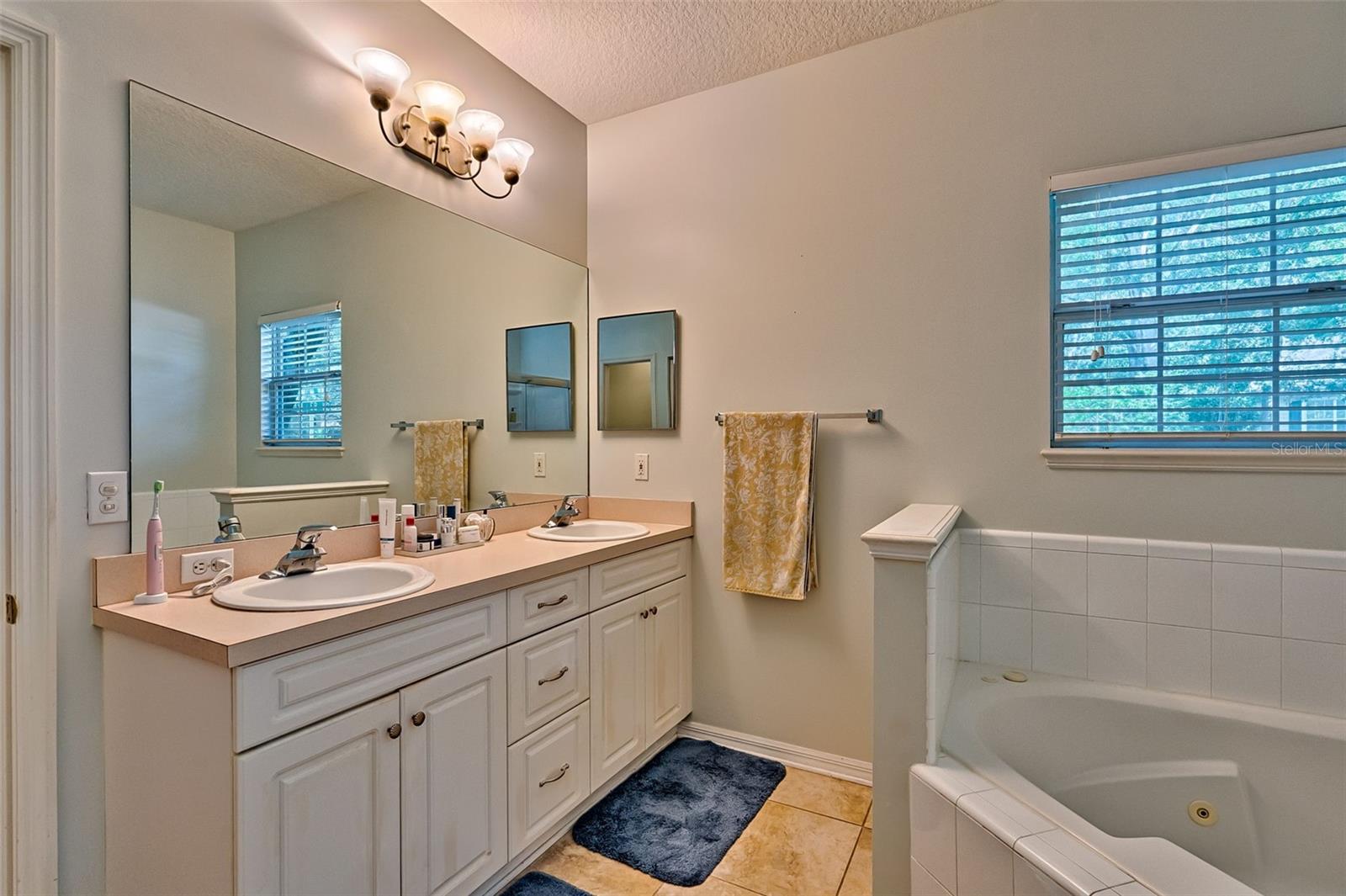 Image 21 of 36 For 6618 83rd Terrace