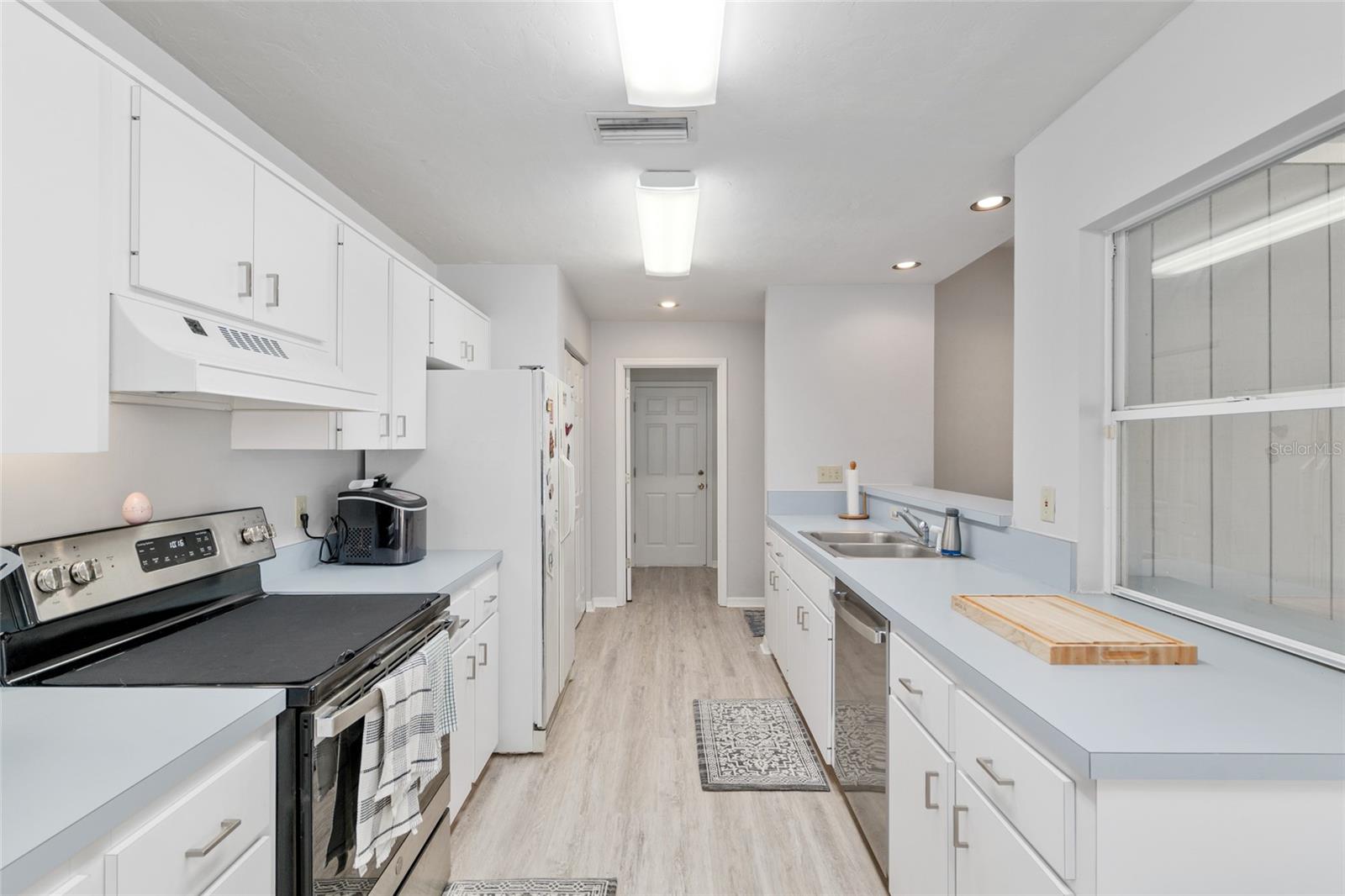 Image 19 of 72 For 5030 23rd Drive