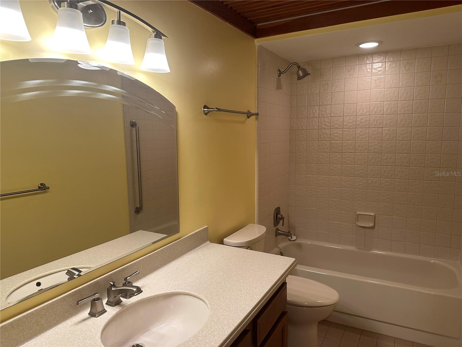 Image 21 of 44 For 10119 39th Place