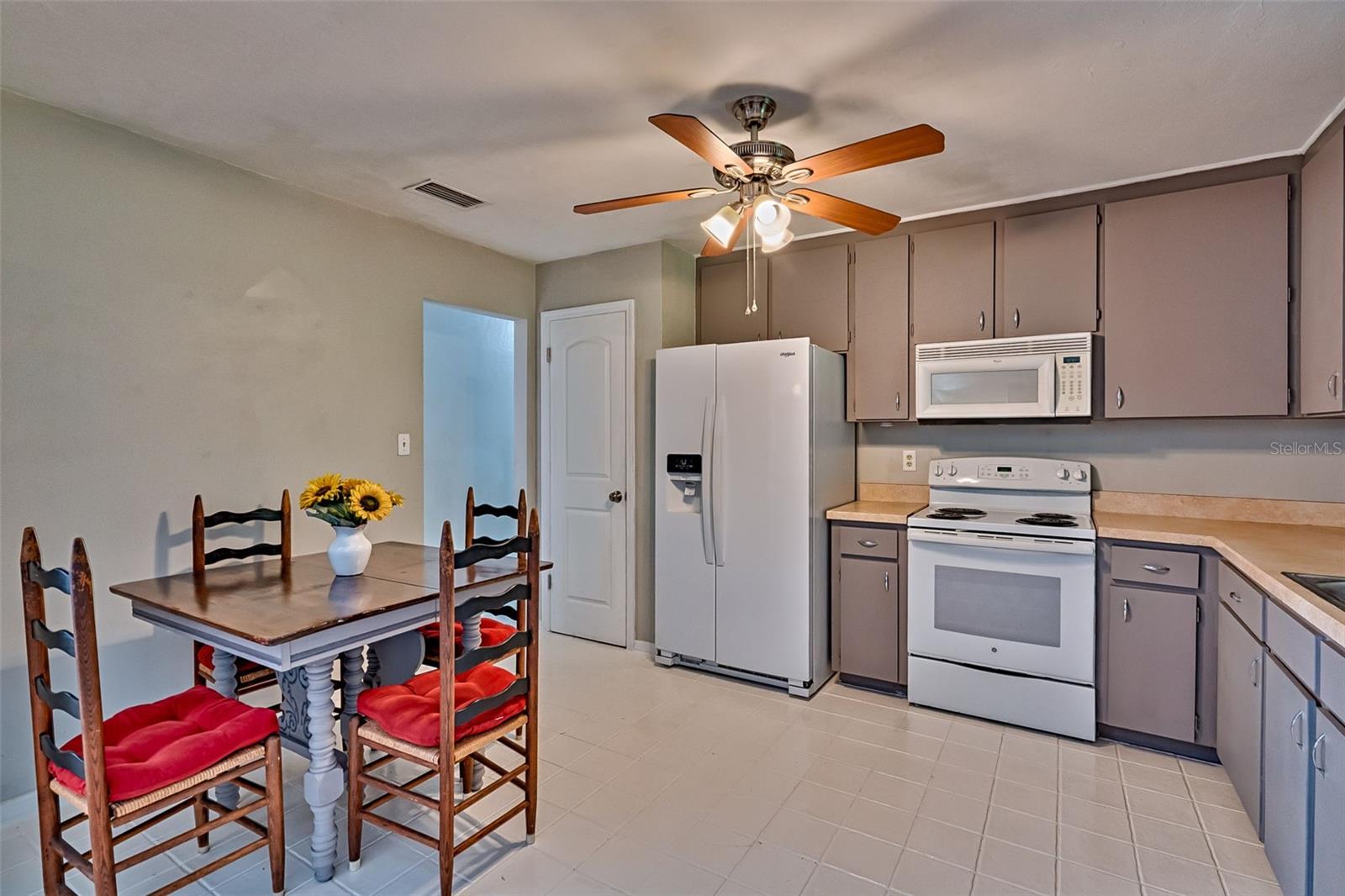 Image 6 of 26 For 6210 33rd Terrace