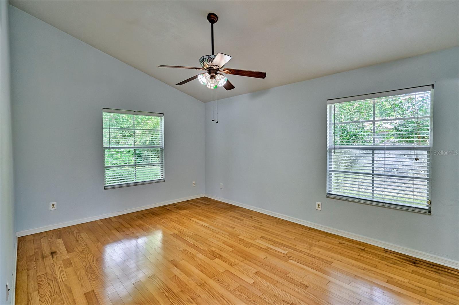 Image 9 of 26 For 6210 33rd Terrace