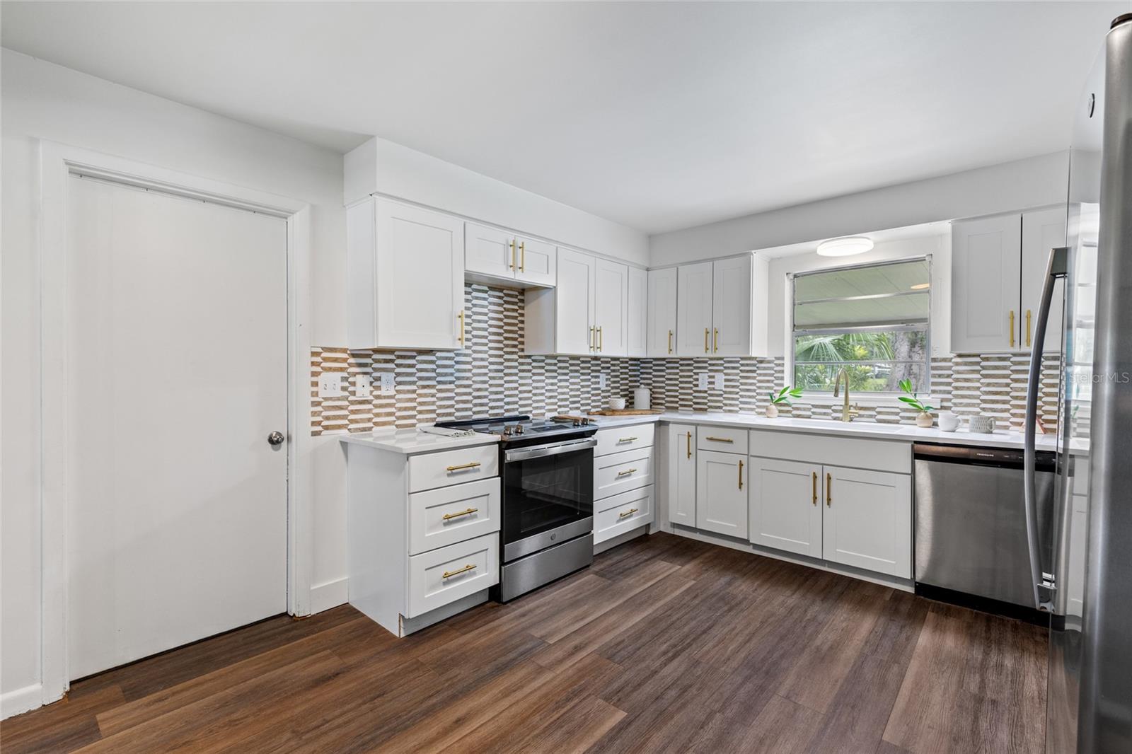 Image 15 of 41 For 311 4th Street