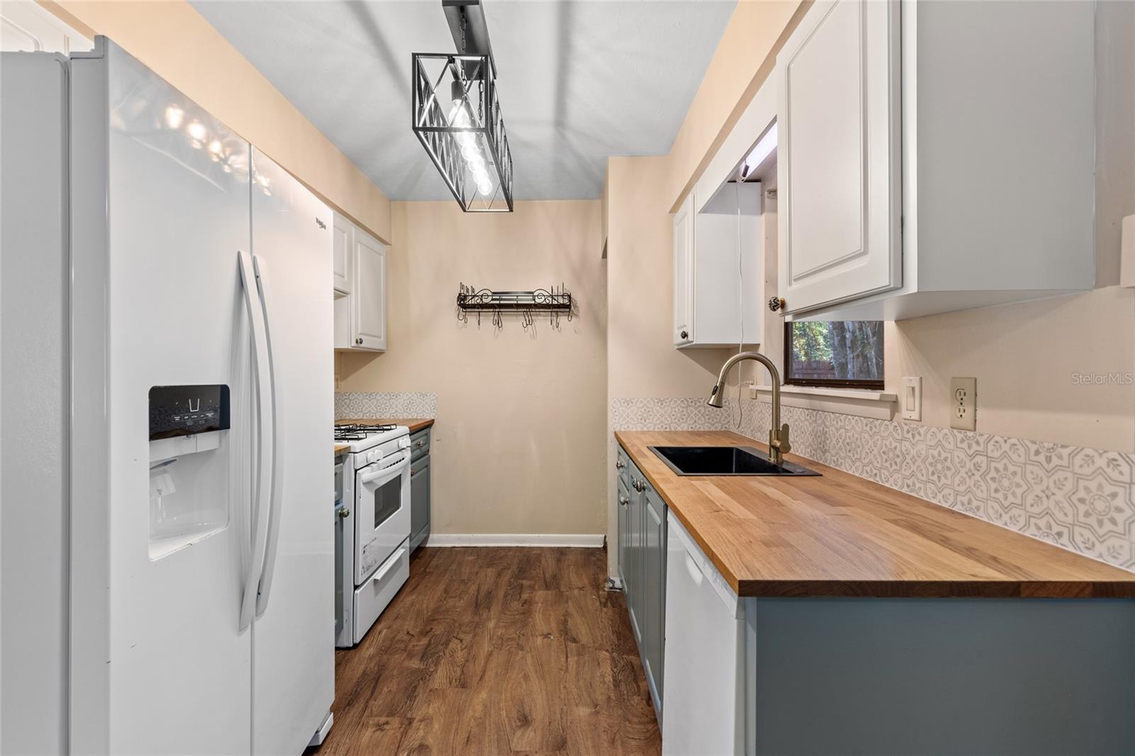 Image 18 of 23 For 2705 47th Place
