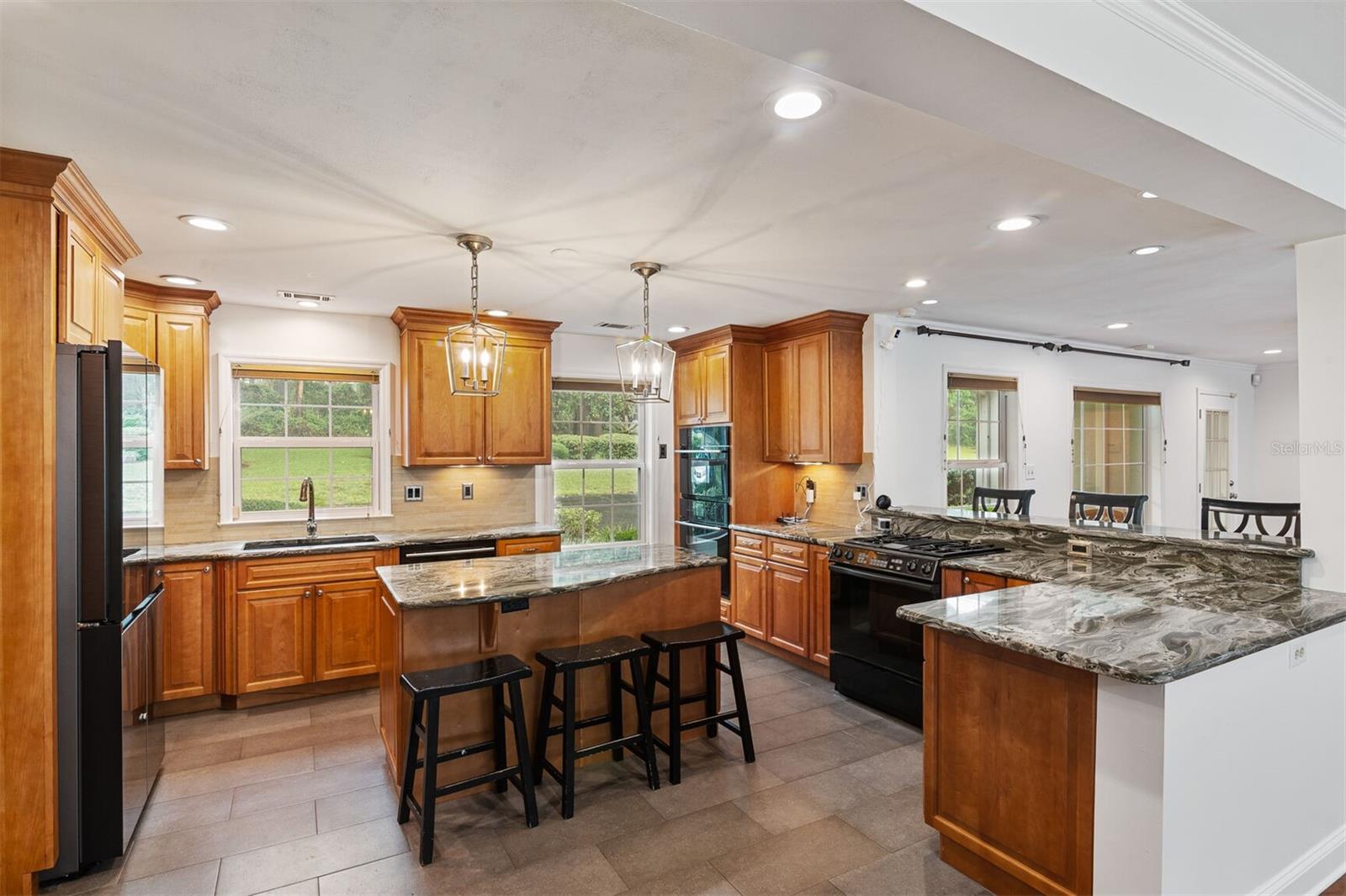 Image 12 of 69 For 2506 9th Drive