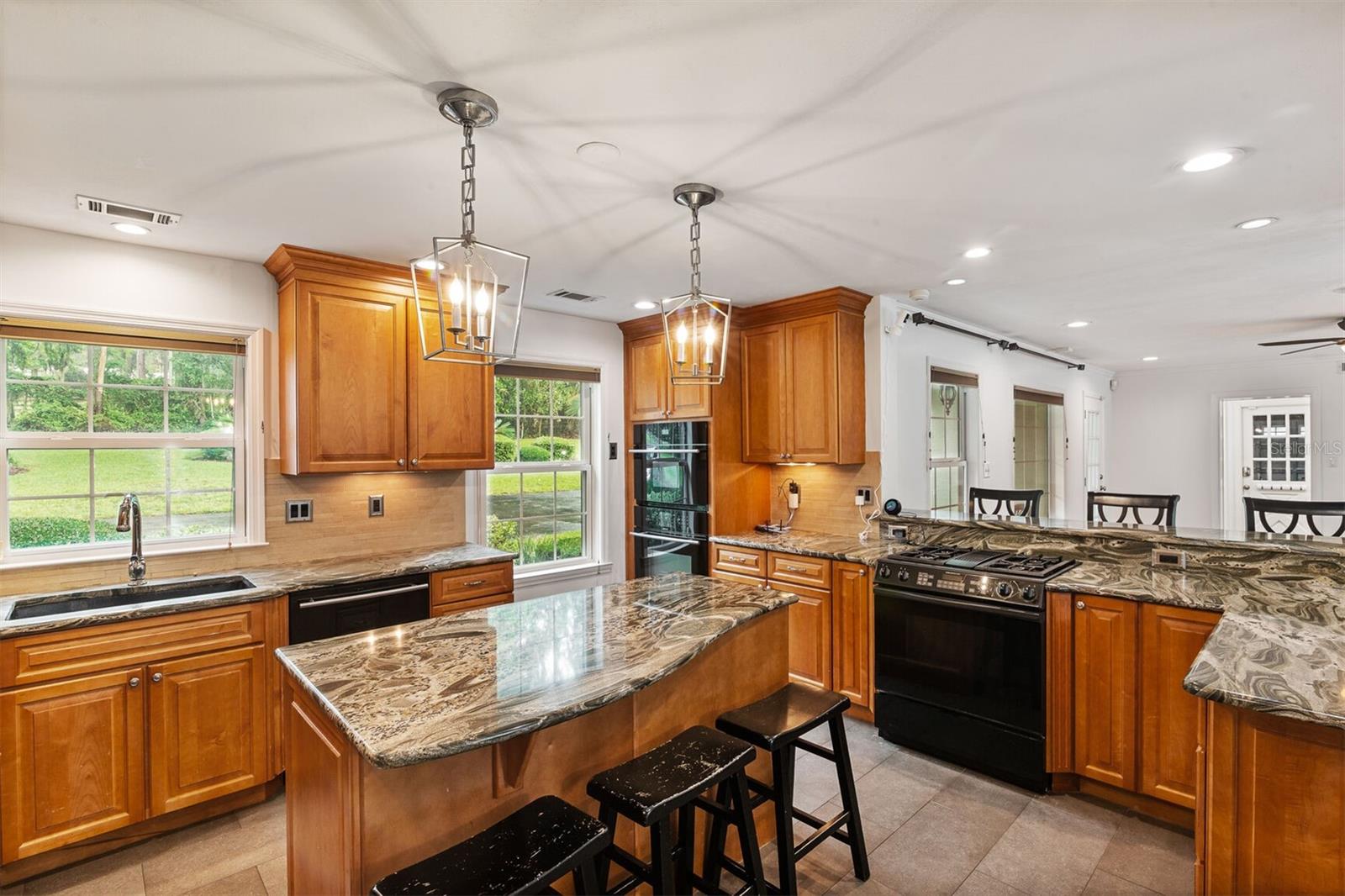 Image 14 of 69 For 2506 9th Drive