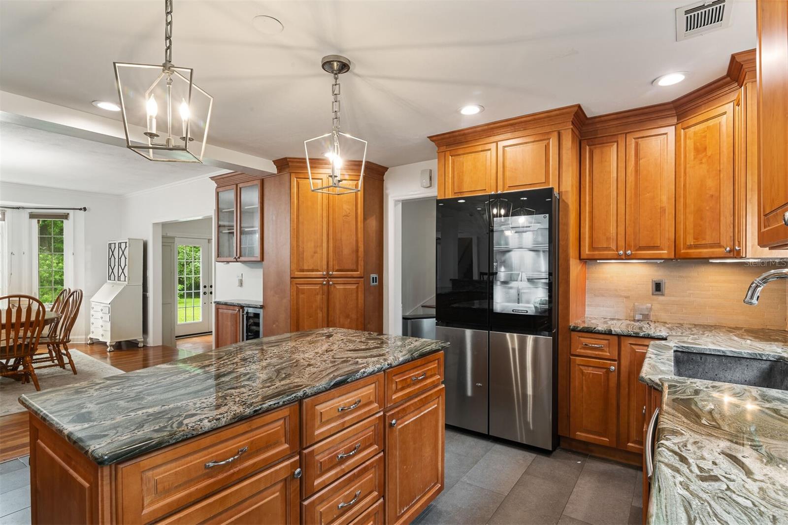 Image 16 of 69 For 2506 9th Drive