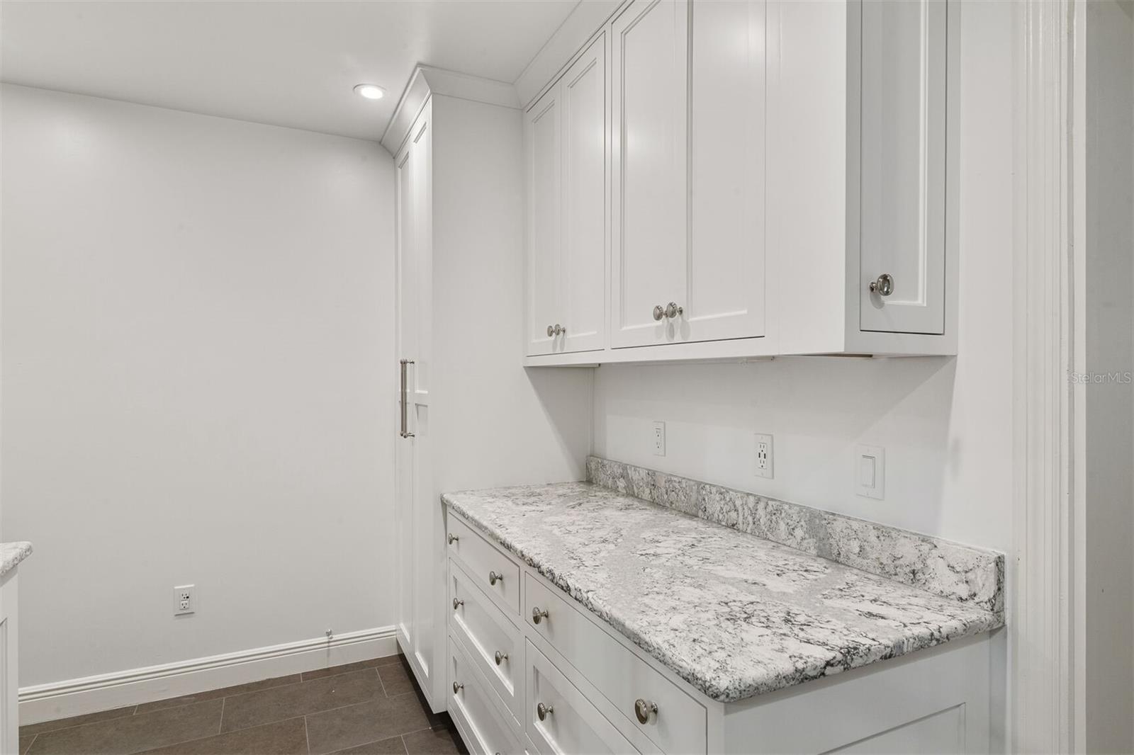 Image 20 of 69 For 2506 9th Drive