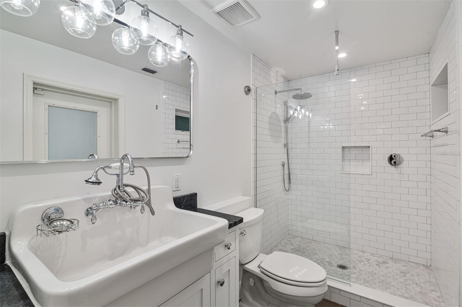 Image 23 of 69 For 2506 9th Drive