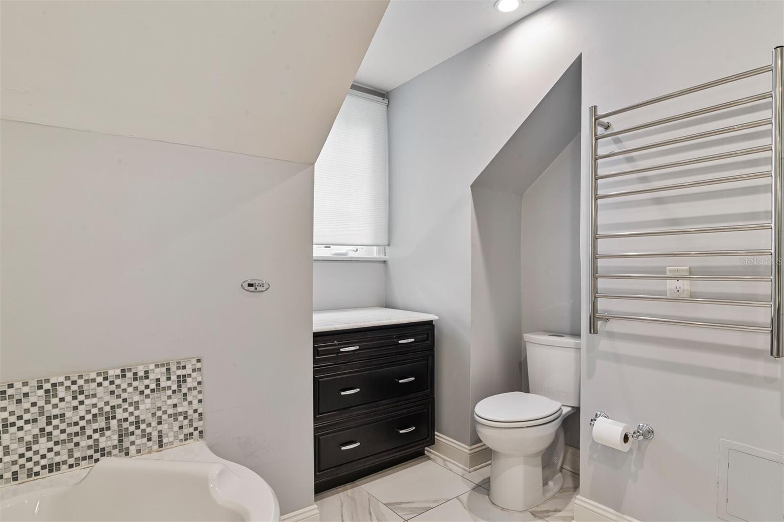 Image 36 of 69 For 2506 9th Drive