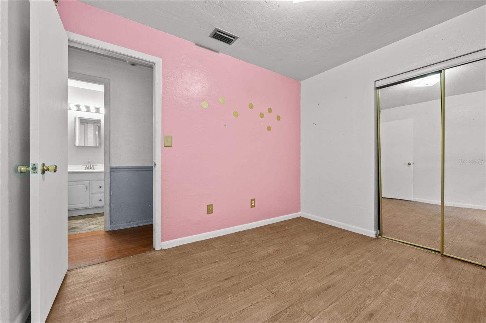 Image 13 of 26 For 12809 157th Street