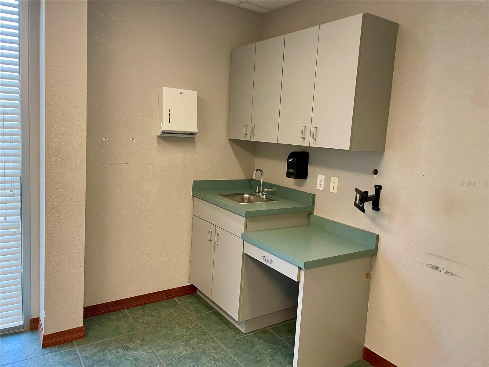 Image 6 of 15 For 4741 8th Avenue Suite C