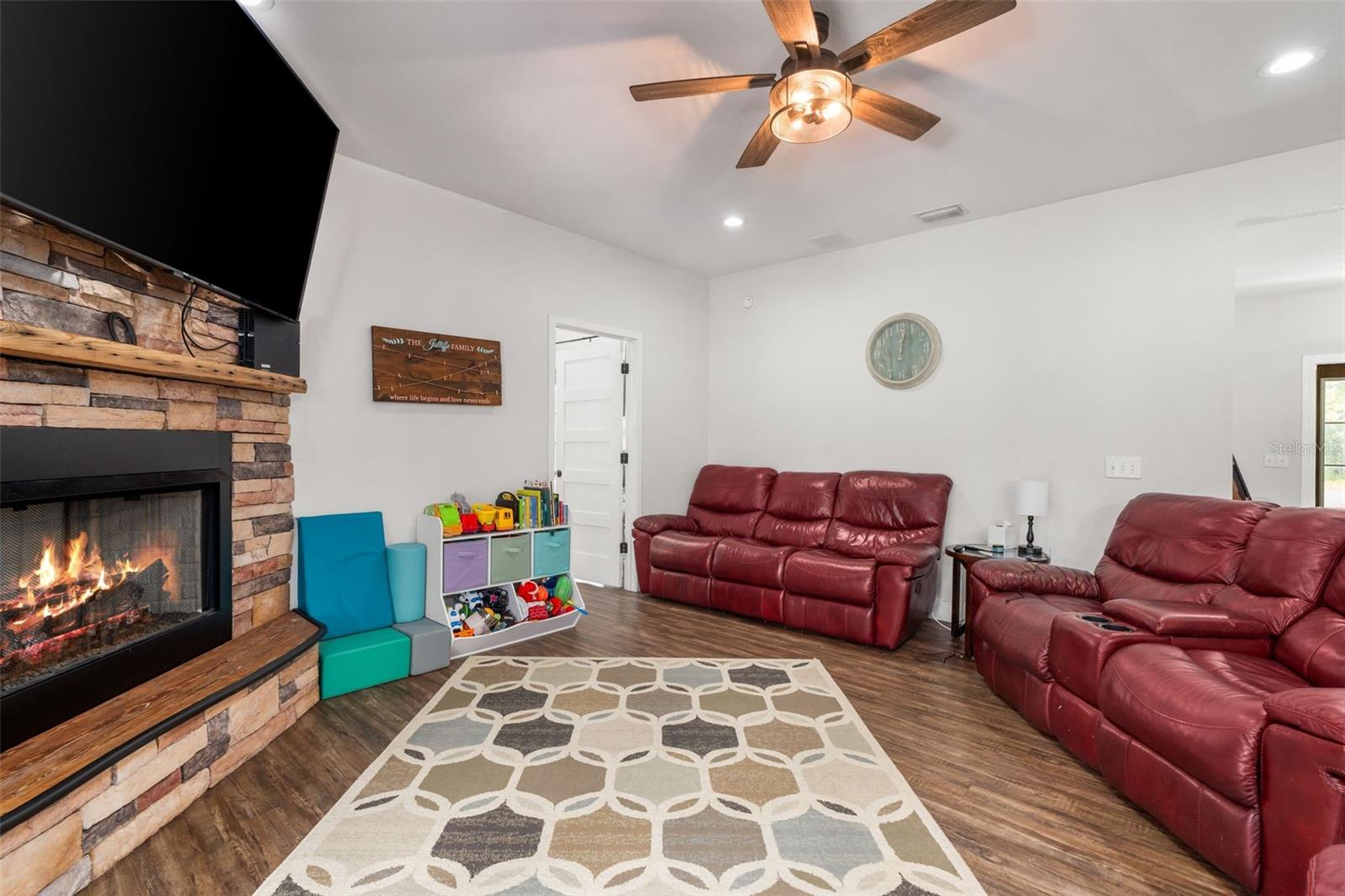 Image 10 of 44 For 15971 64th Street