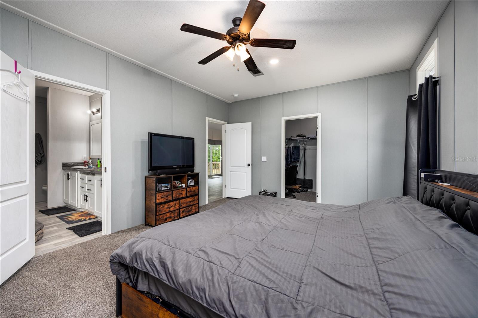 Image 28 of 59 For 127 Haven Court