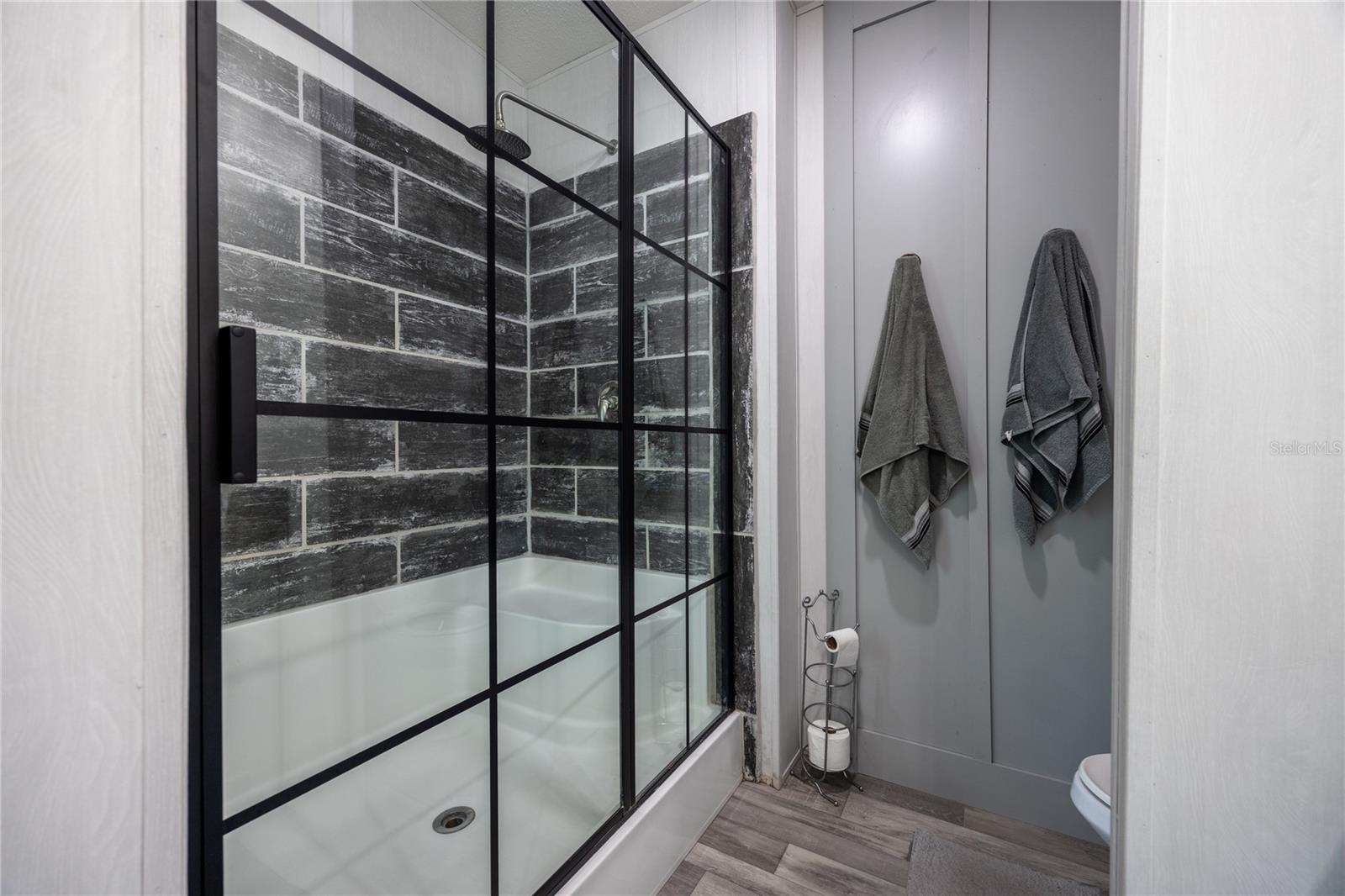 Image 31 of 59 For 127 Haven Court