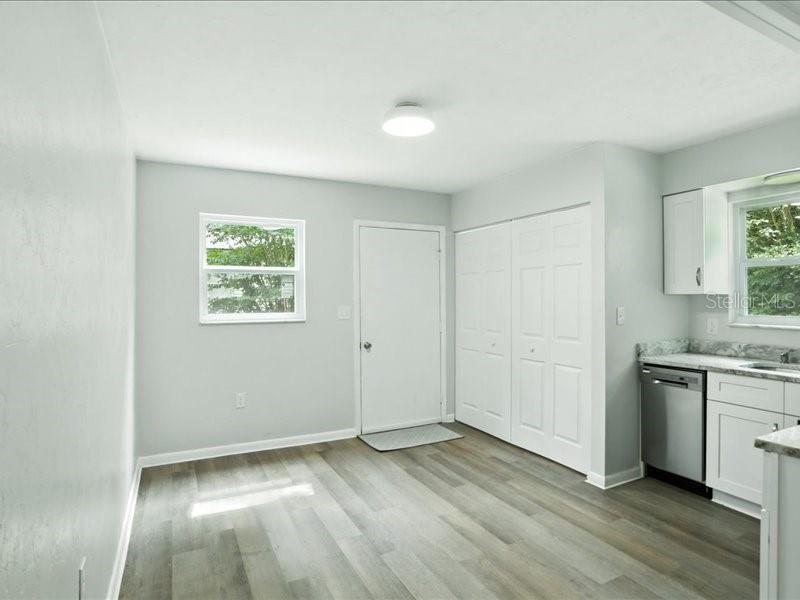 Image 11 of 18 For 25131 3rd Avenue