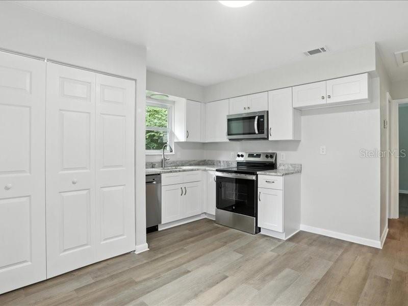 Image 8 of 18 For 25131 3rd Avenue