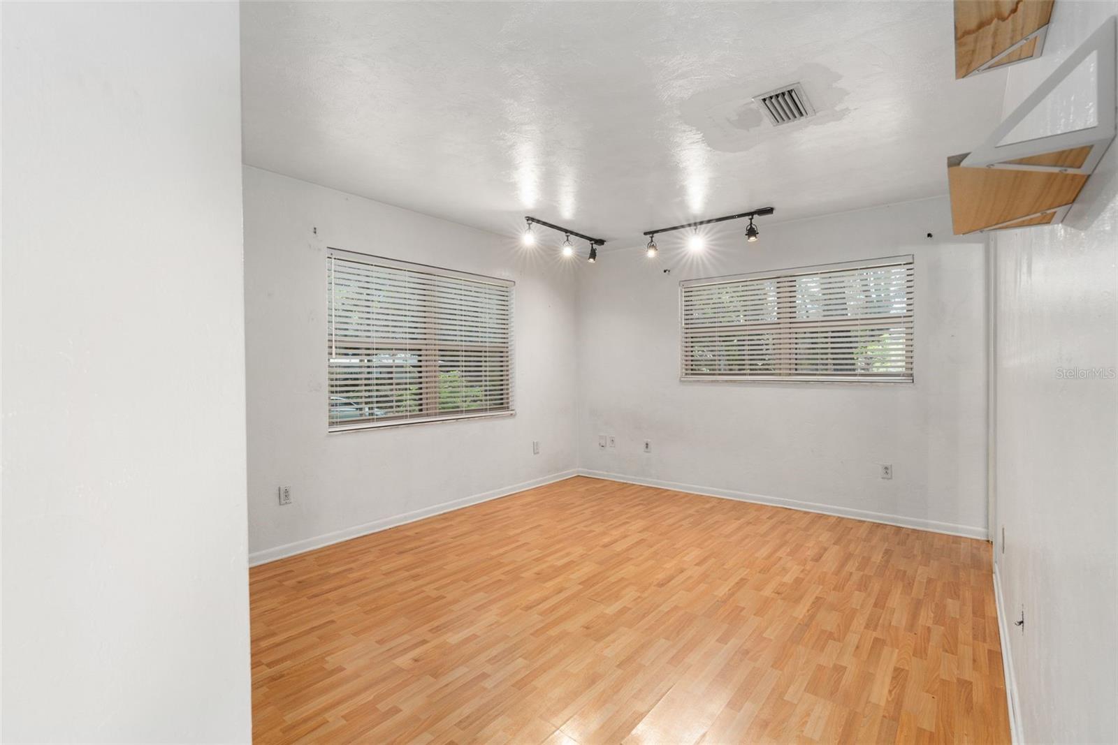 Image 12 of 25 For 5 28th Terrace