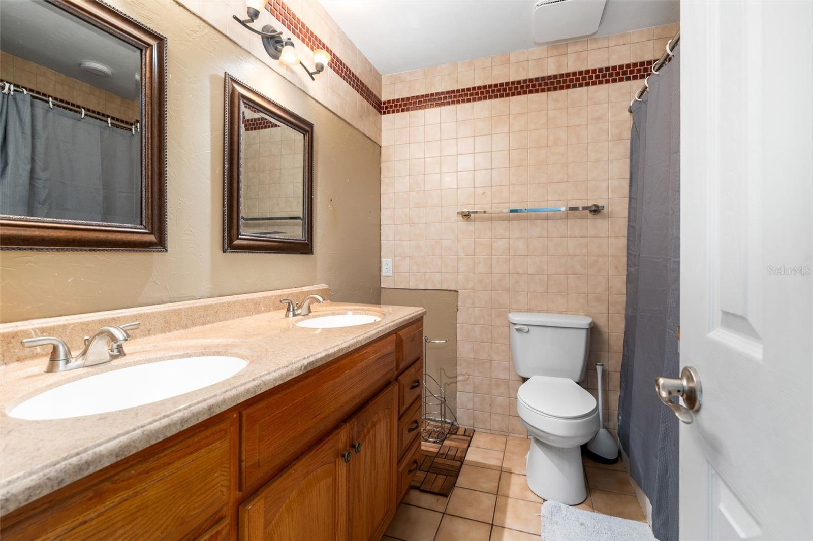 Image 17 of 25 For 5 28th Terrace