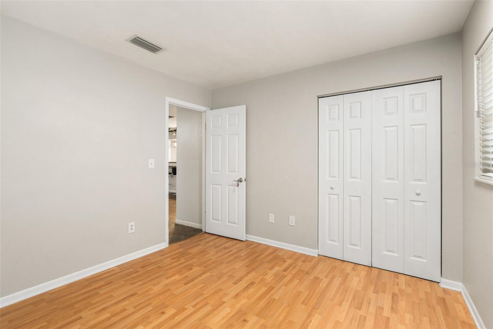 Image 19 of 25 For 5 28th Terrace