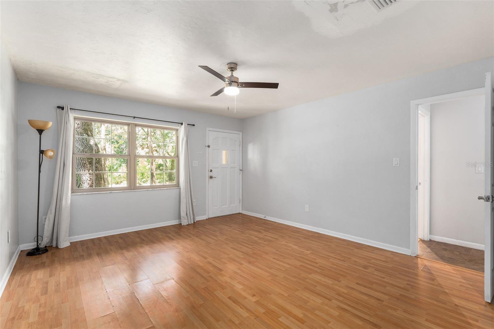 Image 4 of 25 For 5 28th Terrace