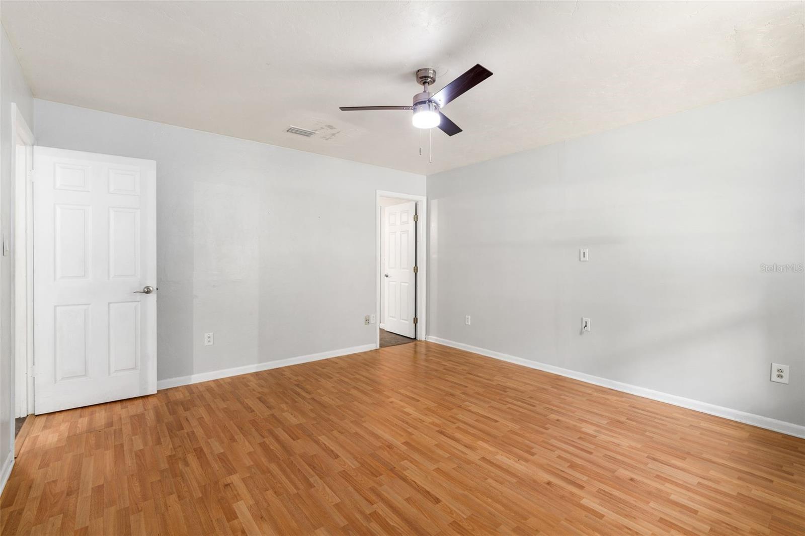 Image 5 of 25 For 5 28th Terrace