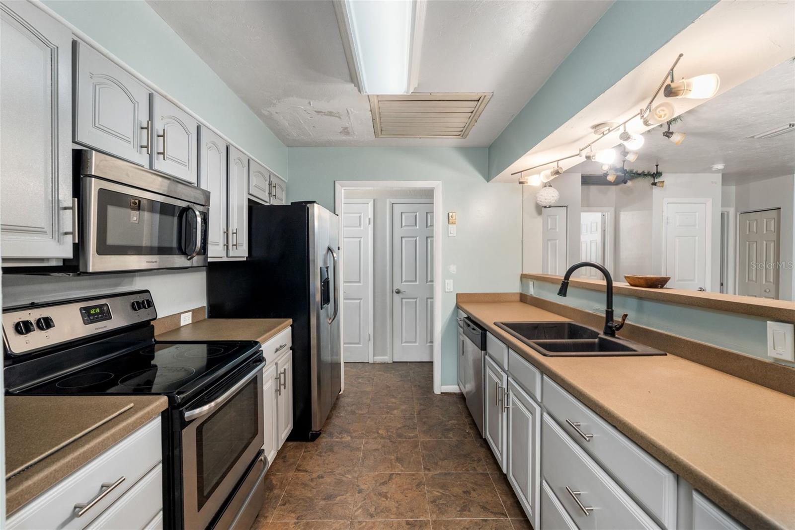 Image 7 of 25 For 5 28th Terrace