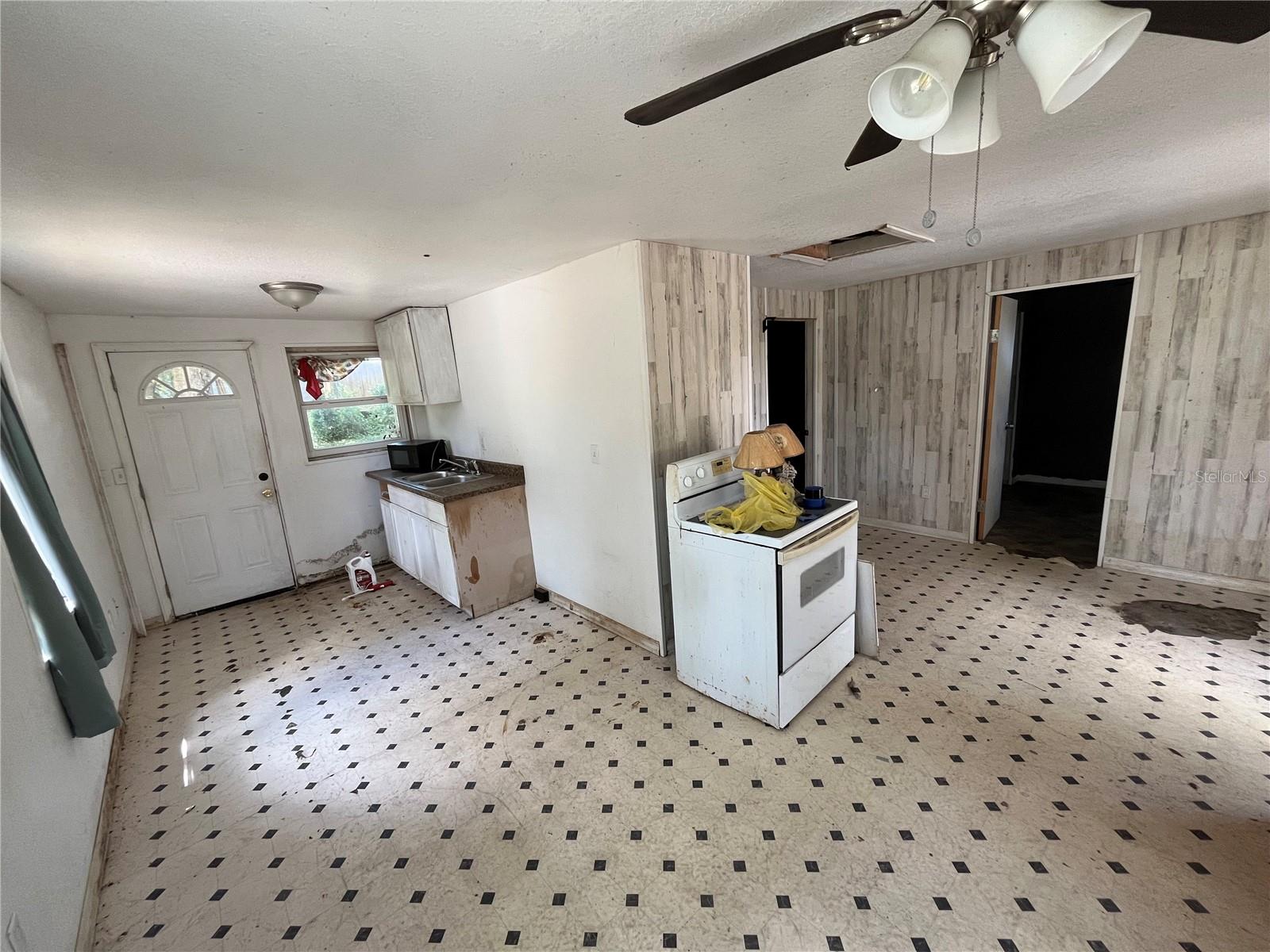 Image 10 of 16 For 654 2nd Street