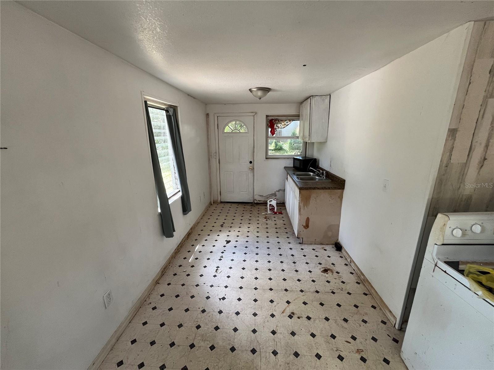 Image 11 of 16 For 654 2nd Street