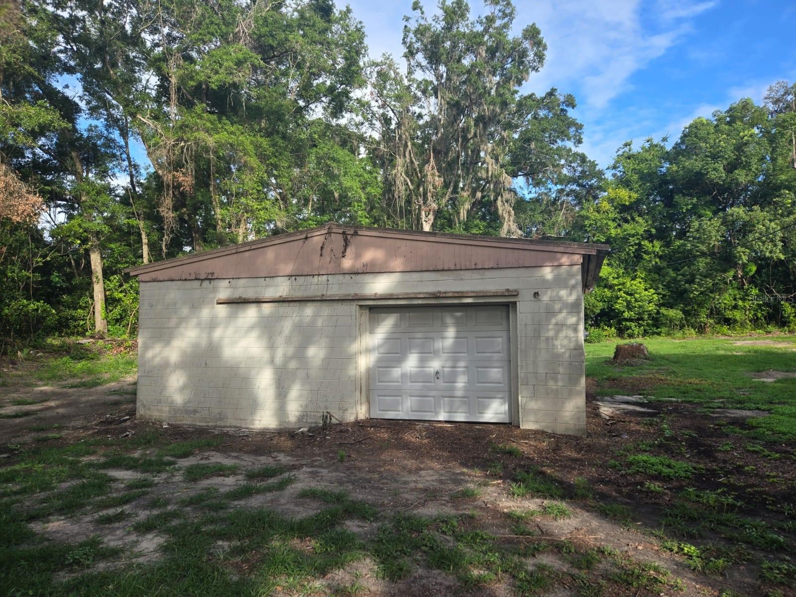 Image 13 of 33 For 18566 242nd Street