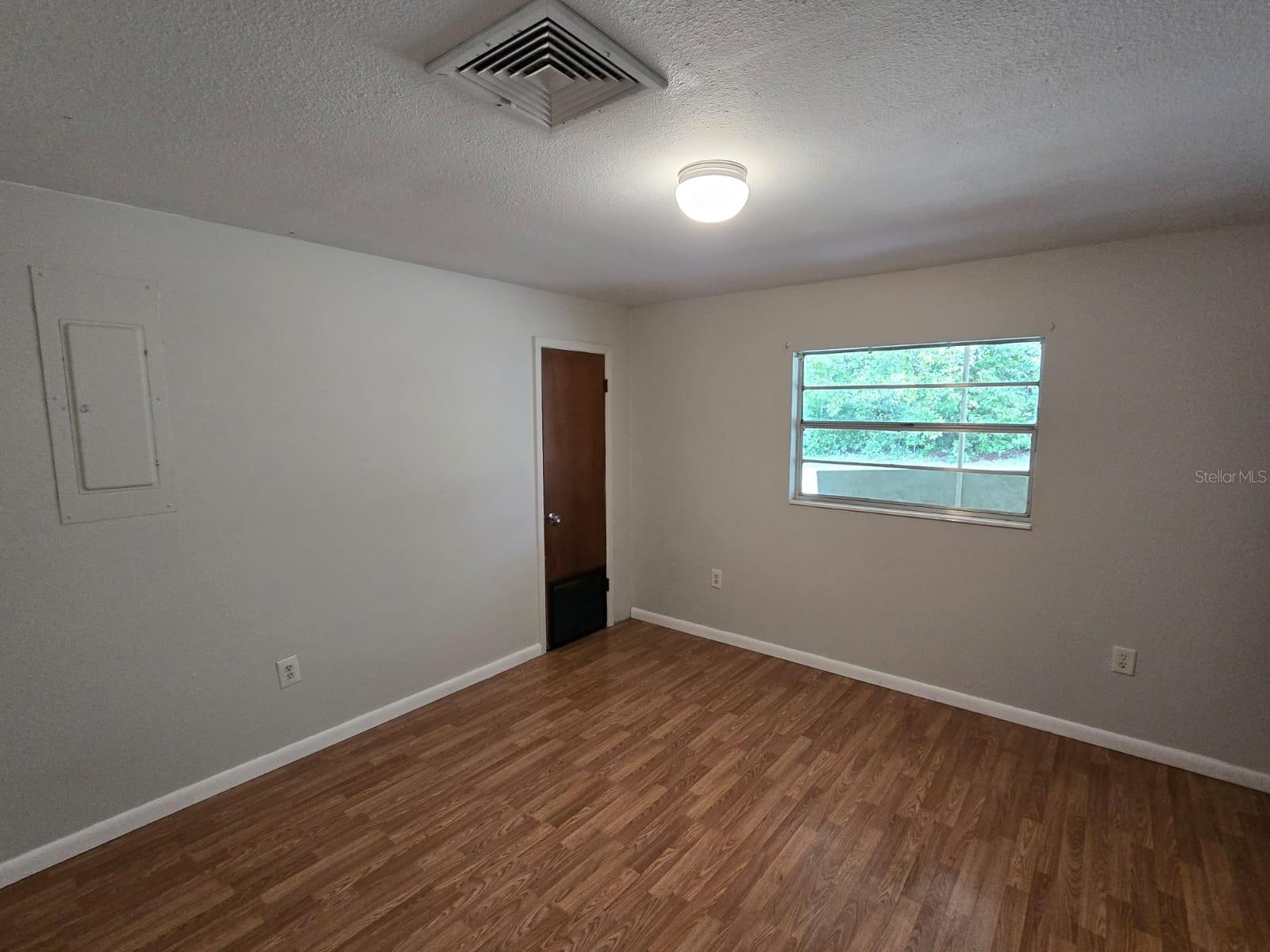 Image 19 of 33 For 18566 242nd Street