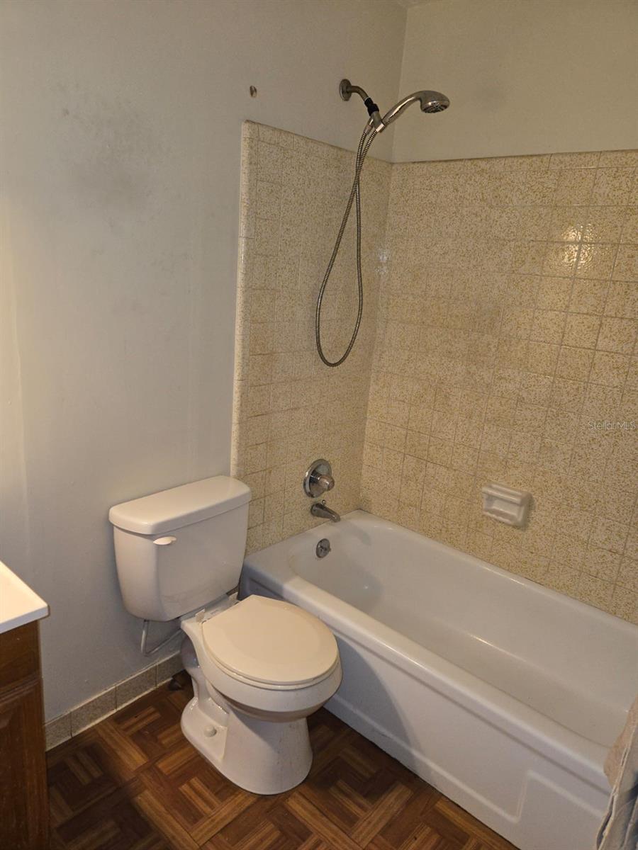 Image 21 of 33 For 18566 242nd Street