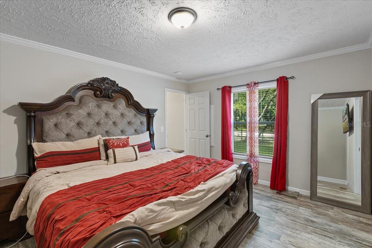 Image 10 of 29 For 7591 144 Street