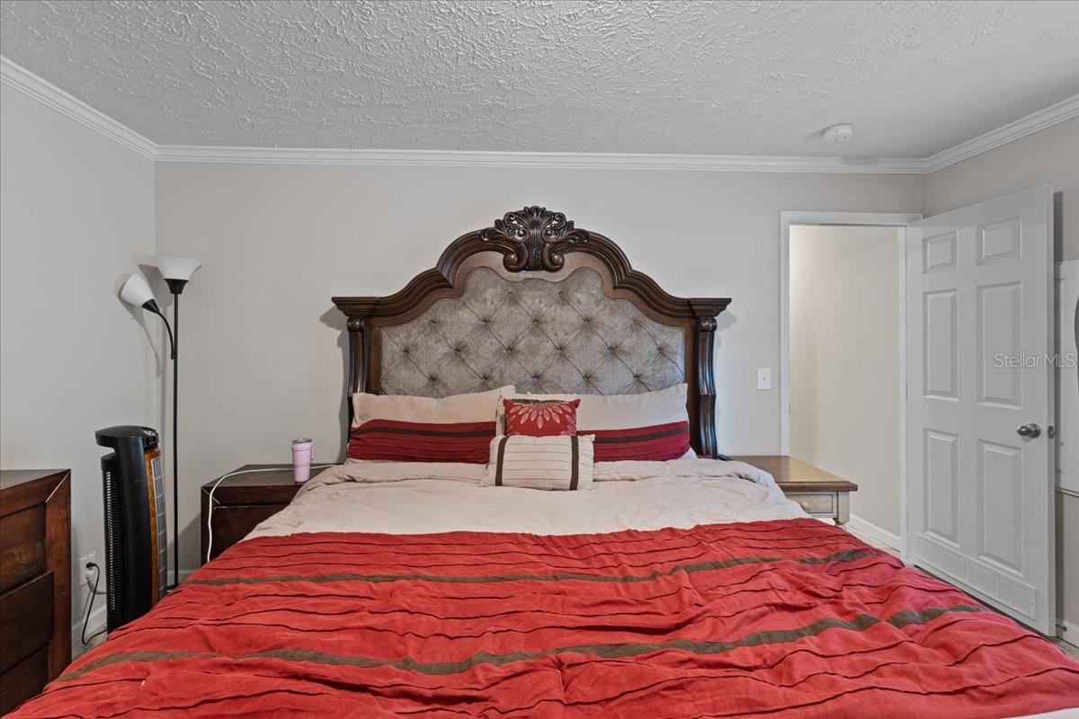 Image 11 of 29 For 7591 144 Street