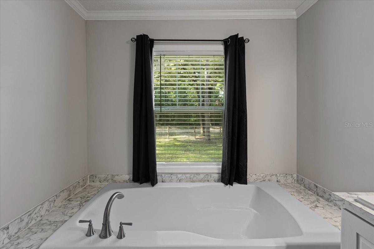 Image 13 of 29 For 7591 144 Street