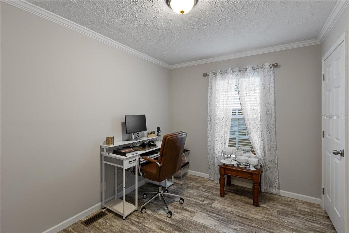 Image 15 of 29 For 7591 144 Street