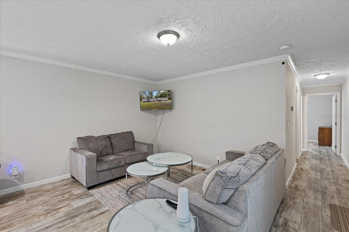 Image 3 of 29 For 7591 144 Street