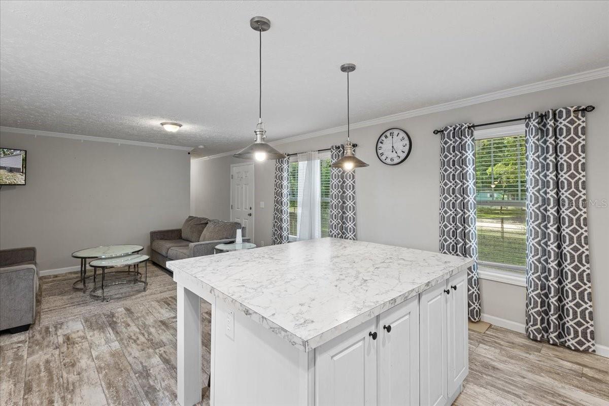 Image 5 of 29 For 7591 144 Street