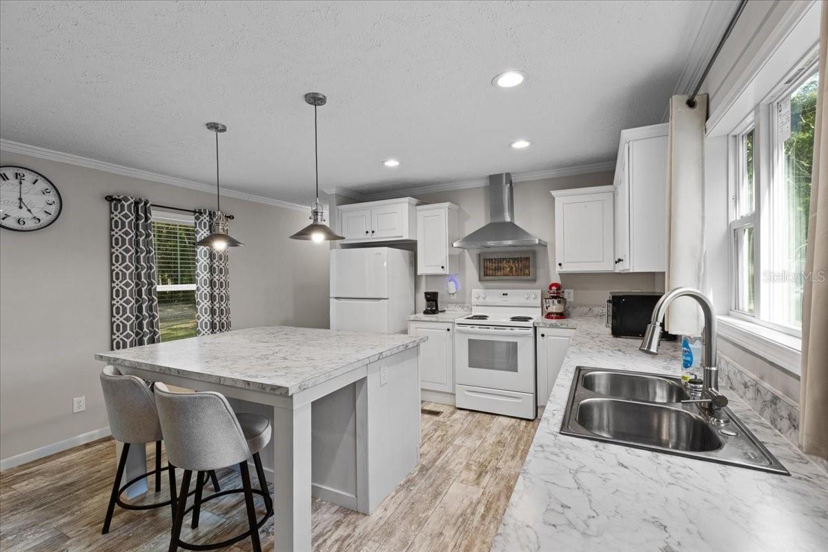 Image 8 of 29 For 7591 144 Street