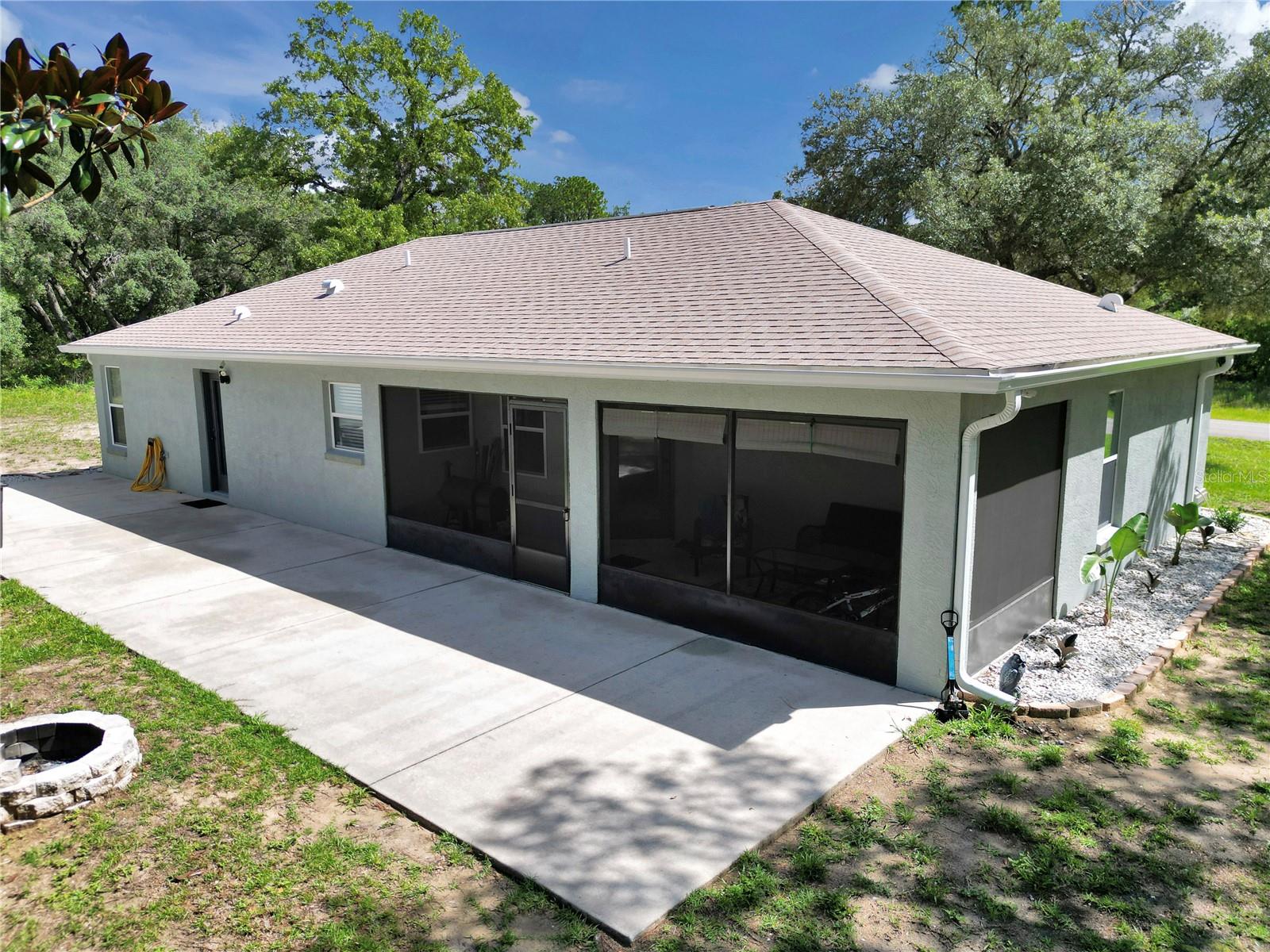 Listing photo id 8 for 8198 Brook Way