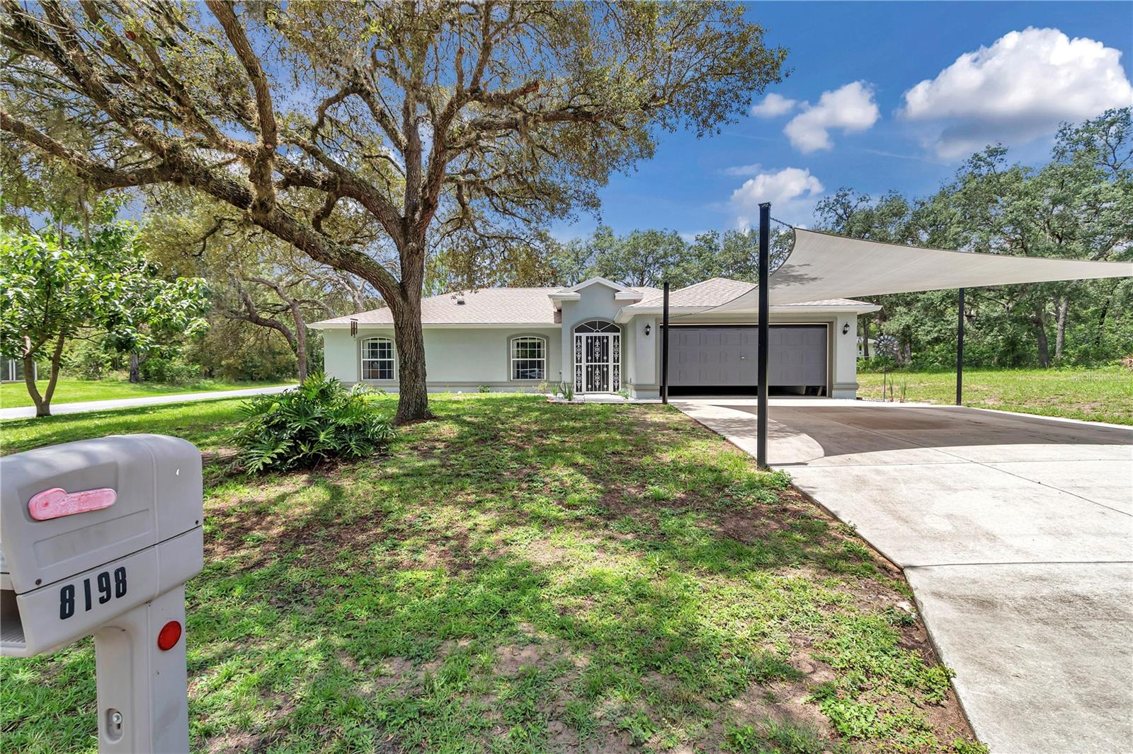 Listing photo id 11 for 8198 Brook Way