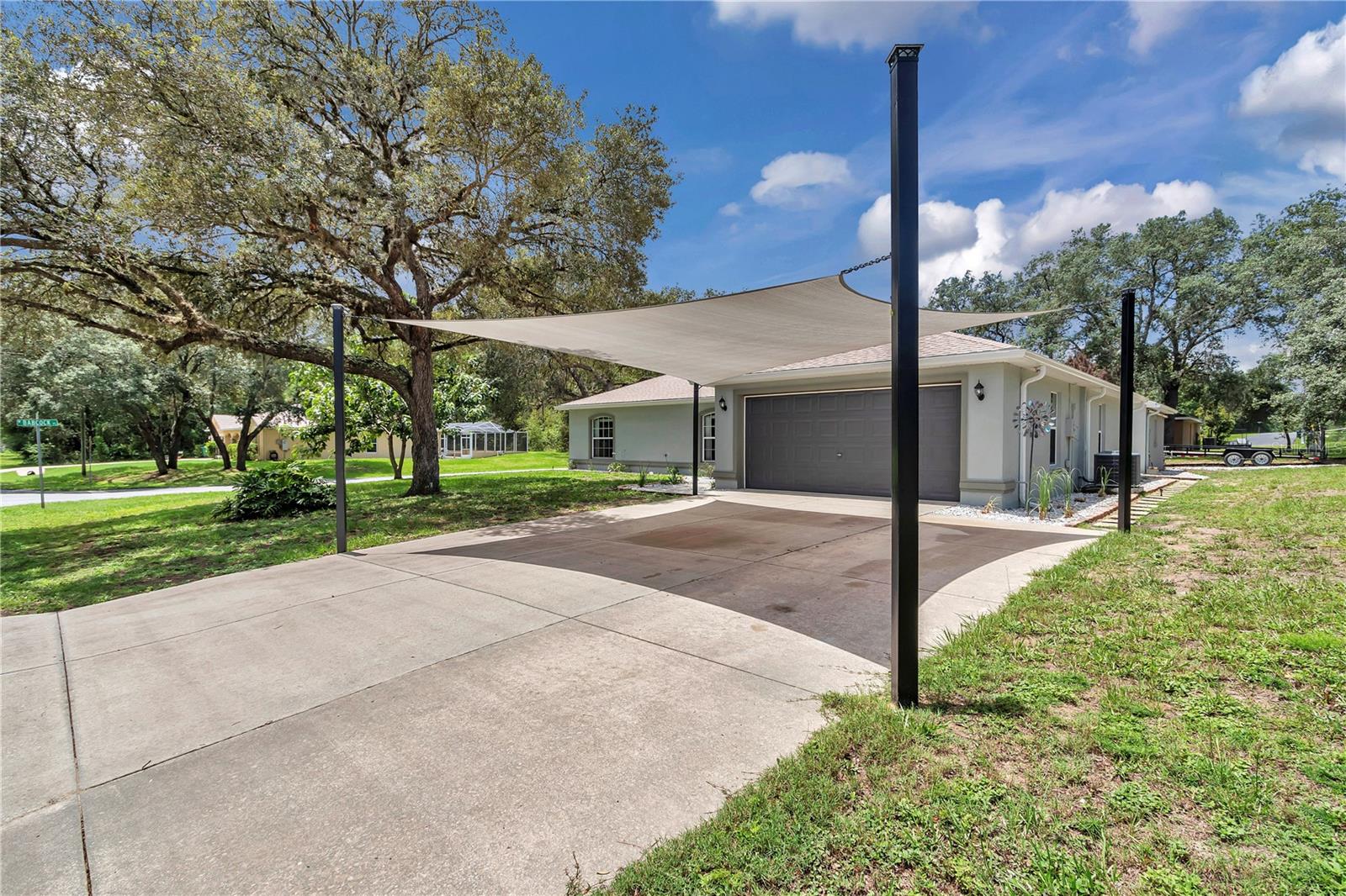 Listing photo id 12 for 8198 Brook Way